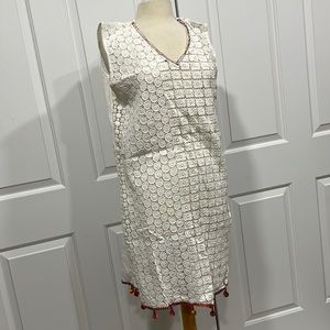 Beautiful pom pom coverup 🏖